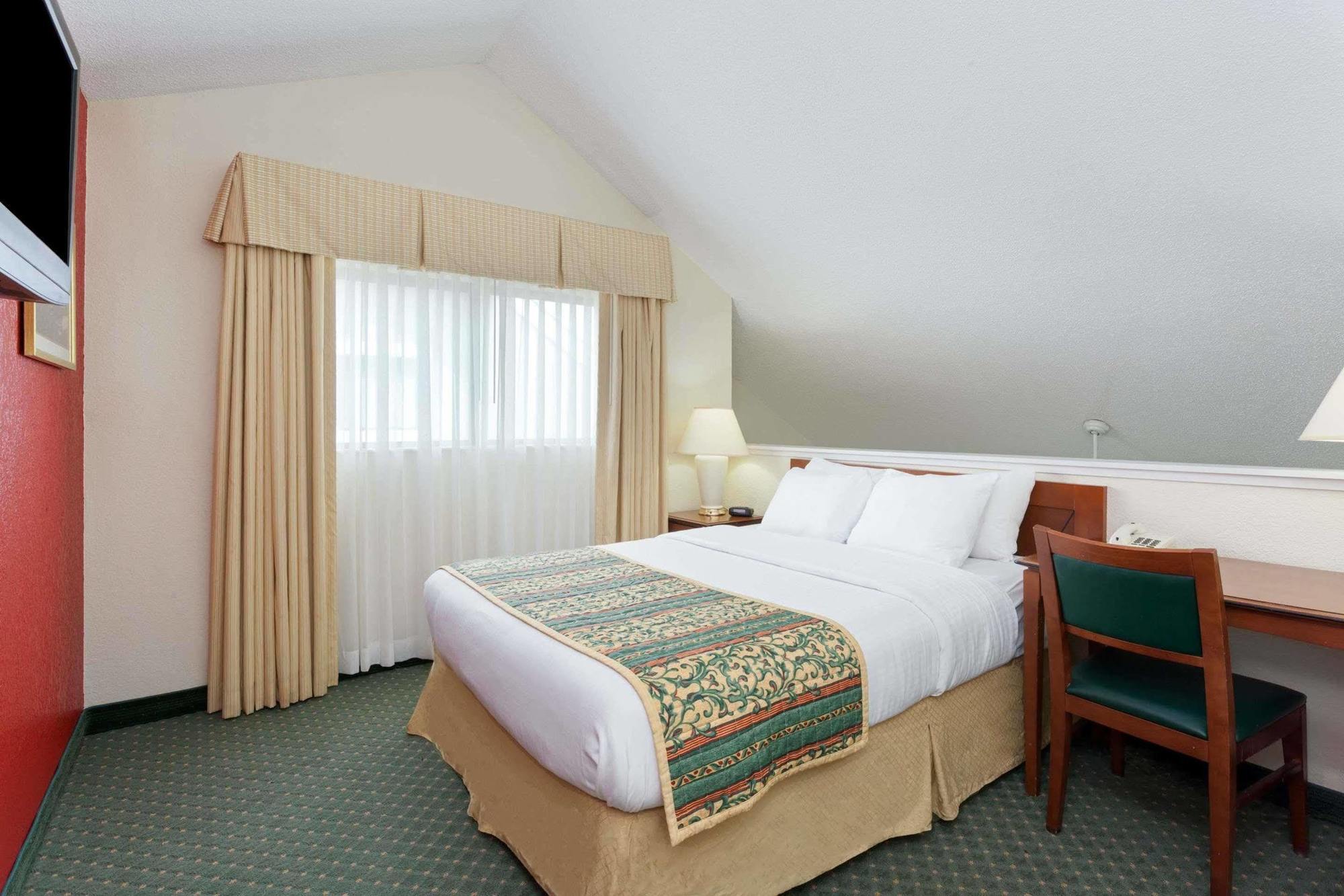 Hawthorn Suites By Wyndham Dearborn/Detroit Exteriér fotografie
